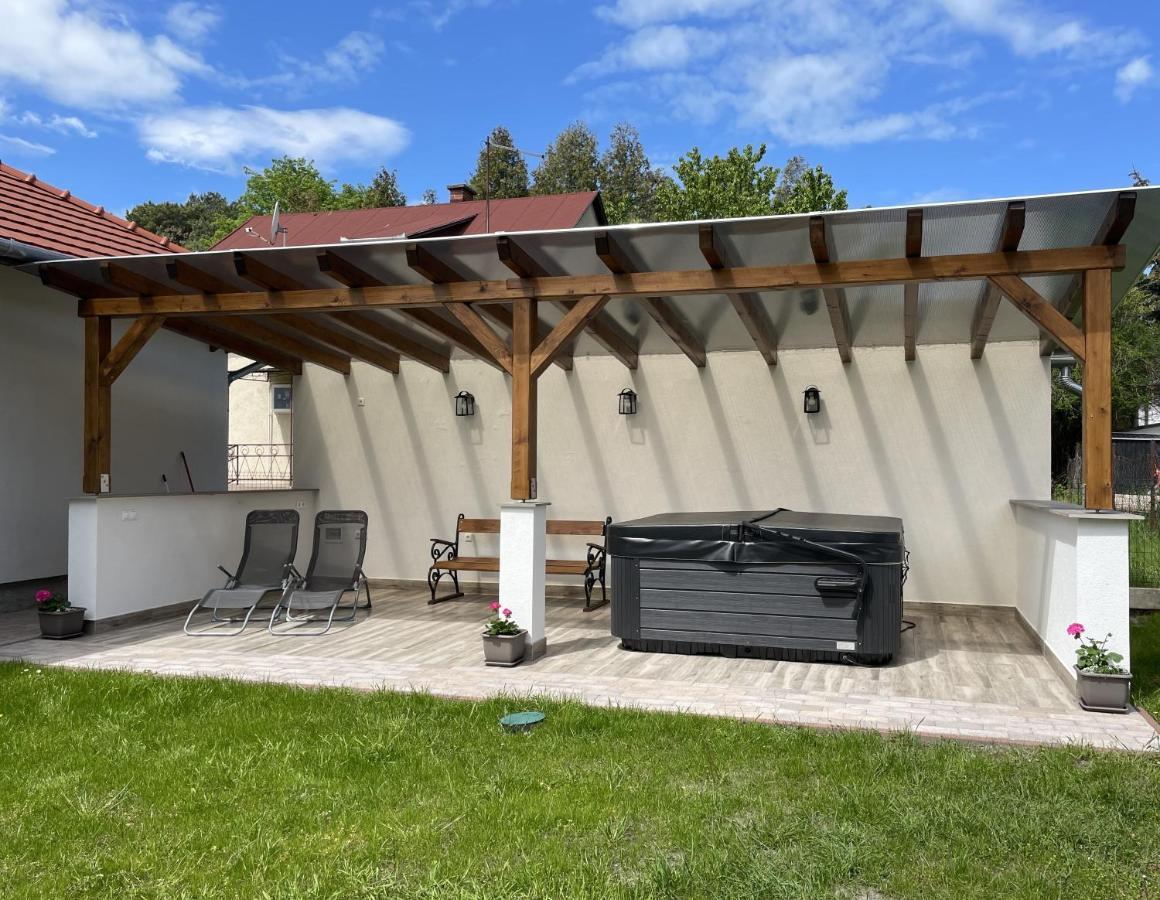 R Cottage Jacuzzival Balatonfenyves Dış mekan fotoğraf